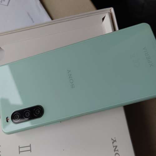 Sony Xperia 10 II 4 +128 gb (90% new) 粉藍