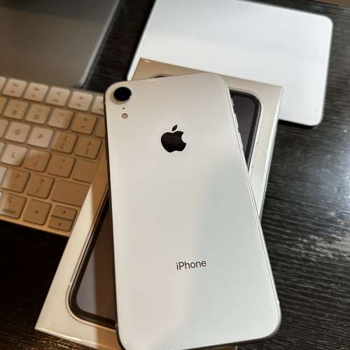 95%新Apple iPhone XR 64gb 經典白色港版行貨全套配件地鐵站交收