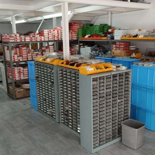 经營各国電子零件