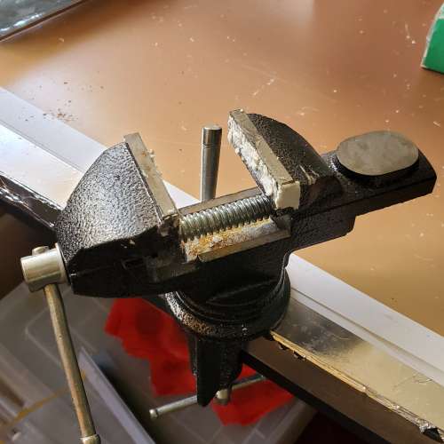 檯面老虎鉗 1新1舊.共２件