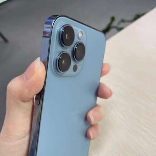 港版 Apple iPhone 13 Pro Max 128G 天峰藍色6.7寸大螢幕，功能全部正常運作，已貼...