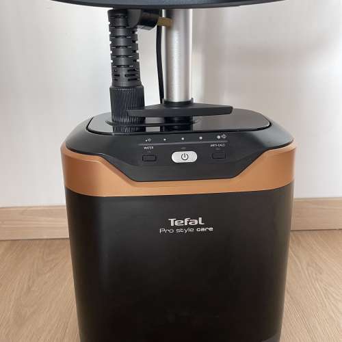 Tefal 直立式蒸氣熨斗