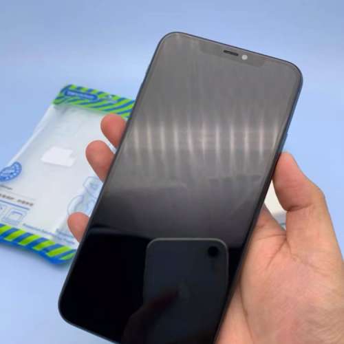 Apple Iphone 11 pro Max 256G ，6.7 寸大屏幕顯示，電池100 % 健康度，已貼上全新...