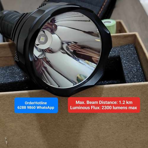 遠程強光電筒 2300流明/1.2km. 配原廠腰套, 5000 mAh鋰電池，2A快速充電器。Flashl...