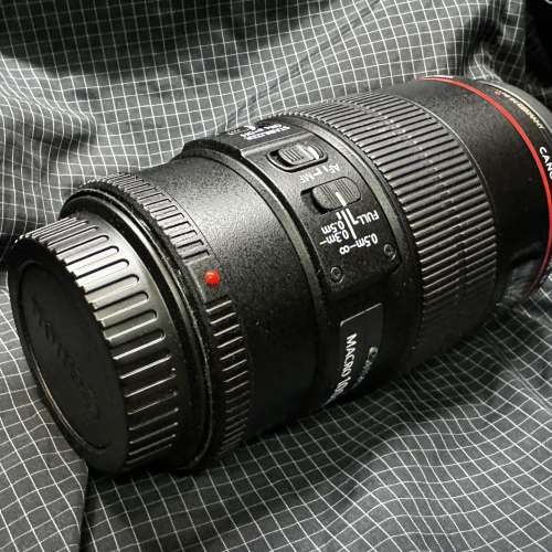 Canon EF 100mm f/2.8L Macro IS USM