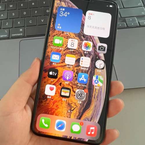 Apple iPhone XS Max 256g ，6.5 寸大螢幕，電池效能100 %，功能全部正常運作，已貼...
