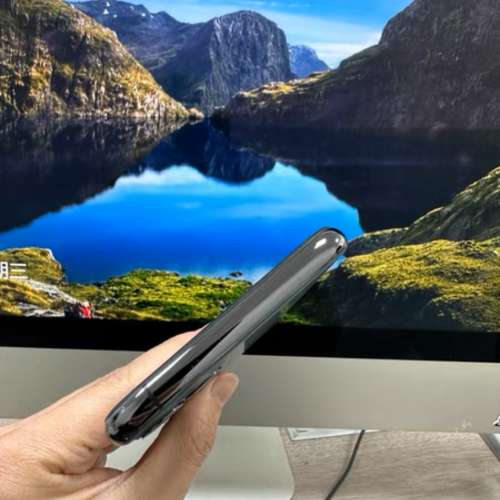 Apple iPhone 11 Pro Max 256G 6.7寸大螢幕，電池效能100 %，功能全部正常運作，已...