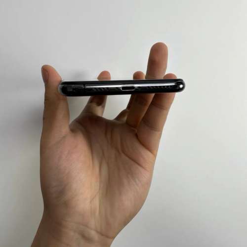 Apple iPhone XS Max 64g ，6.7寸mon，雙咭雙咭雙待，可同時使用兩張實體SIM咭，已...