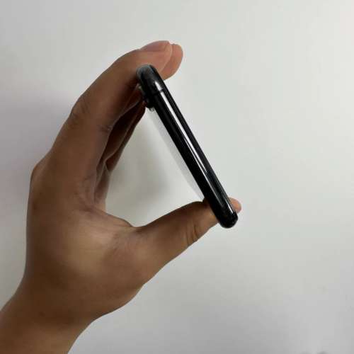 Apple iPhone XS Max 64g ，6.7寸mon，雙咭雙咭雙待，可同時使用兩張實體SIM咭，已...