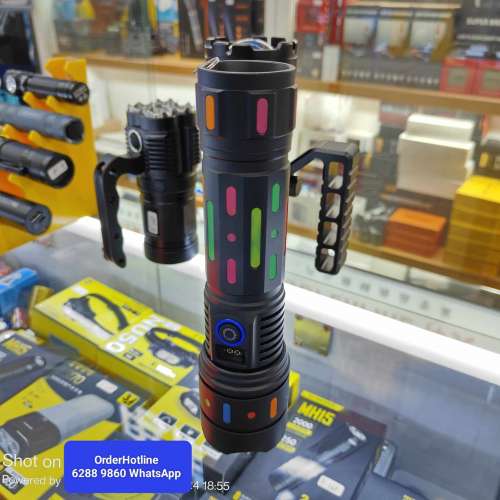 可變焦距白激光 High Power White Laser Beam Flashlight. 4000 lumens. 10000 mAh.