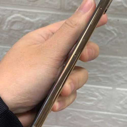 Apple iPhone XS Max 256g gold  ，6.7寸大 mon，電池效能100 %健康，電可用一日，...