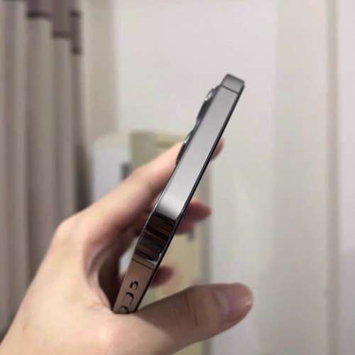 Apple iPhone 12 Pro Max 128G 6.7寸大螢幕，5G 雙卡雙待機，可同時是用兩張實體卡...