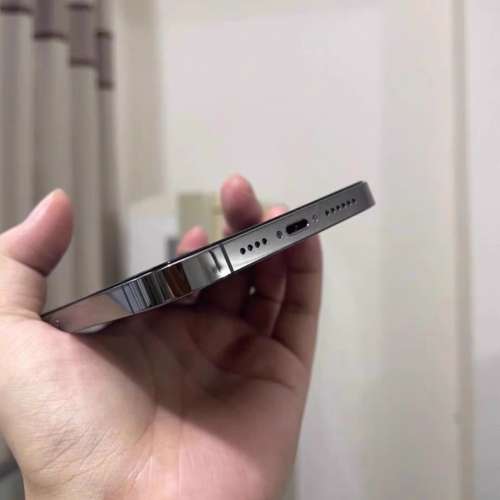 Apple iPhone 12 Pro Max 128G 6.7寸大螢幕，5G 雙卡雙待機，可同時是用兩張實體卡...