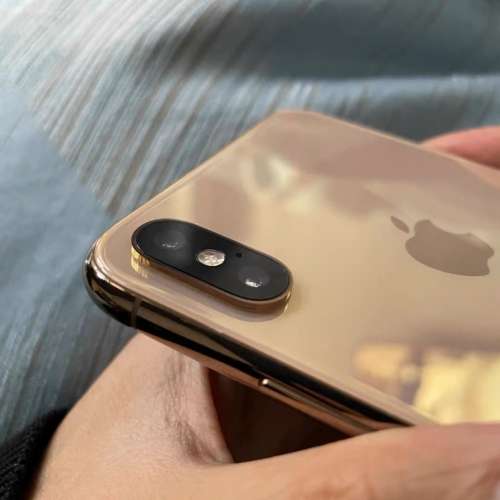 Apple iPhone XS Max 256G 金色 ，6.5 寸大螢幕，電池效能100 %，功能全部正常運作...