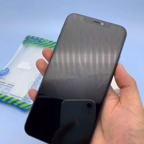 Apple iPhone 11 Pro Max 256G 6.7寸大螢幕，電池效能100 %，功能全部正常運作，已...