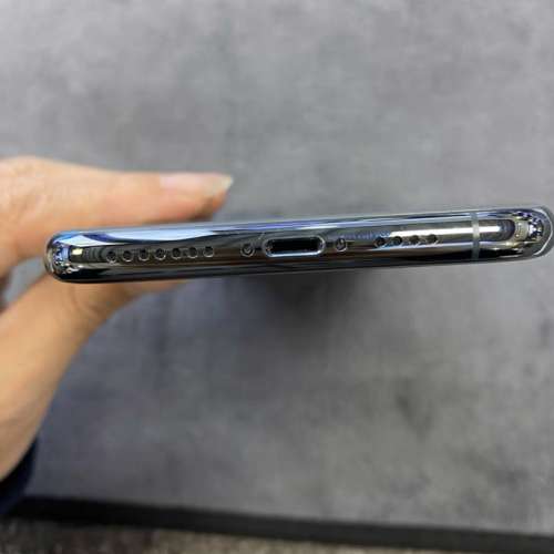 Apple Iphone 11 pro Max 256G ，6.7 寸大屏幕顯示，電池100 % 健康度，已貼上全新...