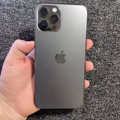 Apple iPhone 11 Pro Max 256G 6.7寸大螢幕，電池效能100 %，功能全部正常運作，已...
