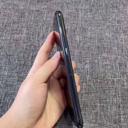 Apple Iphone 11 pro Max 256G ，6.7 寸大屏幕顯示，電池100 % 健康度，已貼上全新...