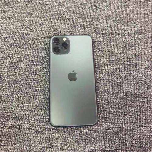 Apple Iphone 11 pro Max 256G ，6.7 寸大屏幕顯示，電池100 % 健康度，已貼上全新...