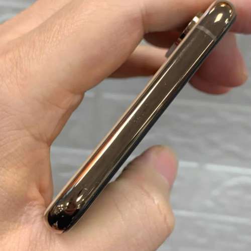 Apple iPhone XS Max 256g gold  ，6.7寸大 mon，電池效能100 %健康，電可用一日，...