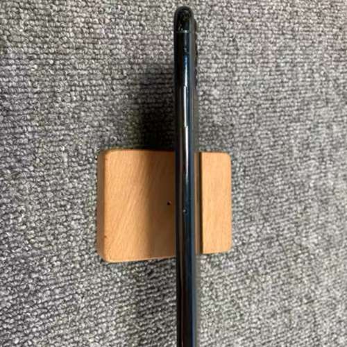 Apple iPhone 11 Pro Max 256G 6.7寸大螢幕，電池效能100 %，功能全部正常運作，已...