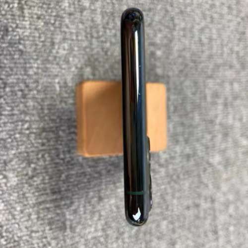 Apple iPhone 11 Pro Max 256G 6.7寸大螢幕，電池效能100 %，功能全部正常運作，已...