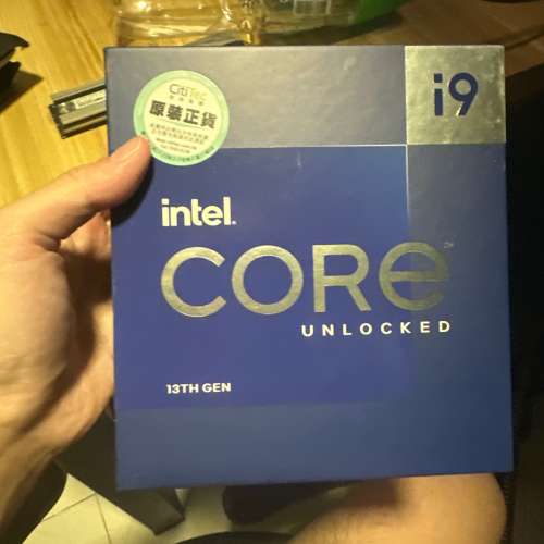 cpu 13900k + cpu水冷 NZXT kraken z73 + 兩條DDR5 -5200 16gb Trident z5