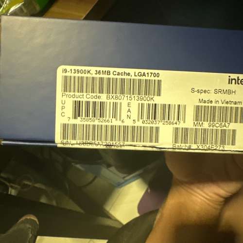 cpu 13900k + cpu水冷 NZXT kraken z73 + 兩條DDR5 -5200 16gb Trident z5