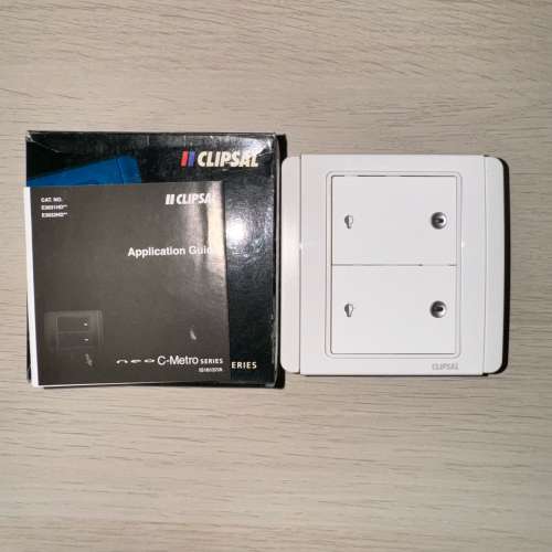 施耐德E3000 2位光暗制/孖位光暗掣 (白色)