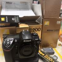 Nikon D200+MB-D200
