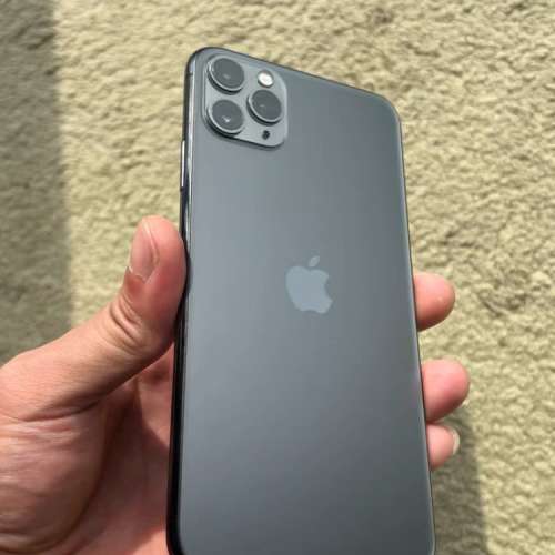 Apple Iphone 11 pro Max 256G ，6.7 寸大屏幕顯示，電池100 % 健康度，已貼上全新...