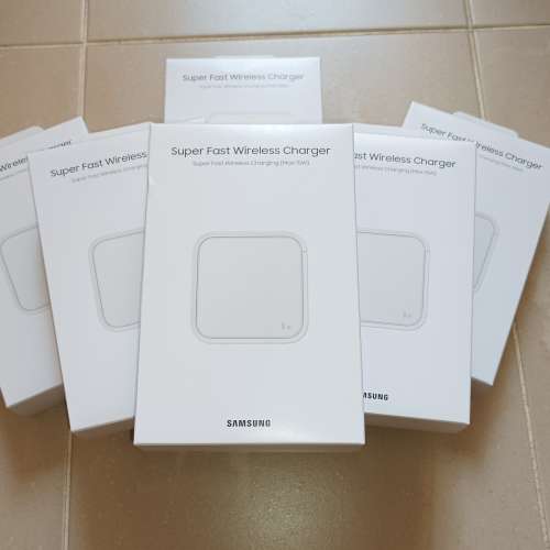 Samsung 三星無線閃充充電板 P2400 (15W) 白色