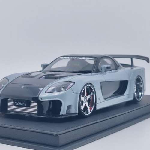 Mazda RX-7 1:18 模型車