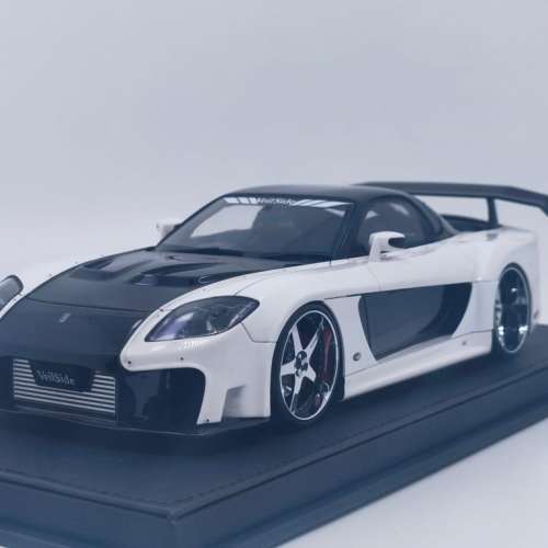 Mazda RX-7 1:18 模型車