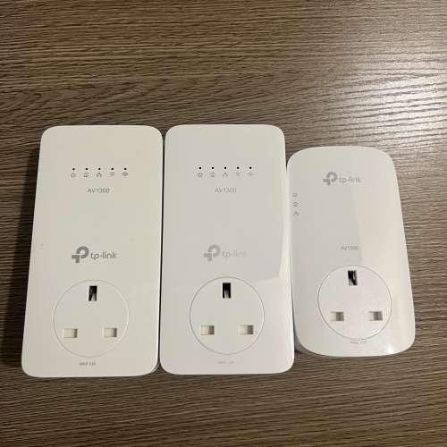 TP-LINK AV1300 Gigabit Passthrough Powerline AC WiFi Kit WPA8630P.