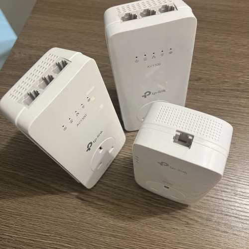 TP-LINK AV1300 Gigabit Passthrough Powerline AC WiFi Kit WPA8630P.