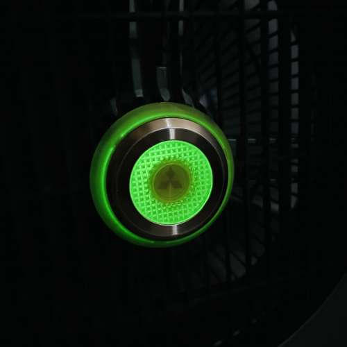 出售經典三菱鴻運扇一把，100%正常，約70%新，夠大風，尺寸高45cm,長40cm. 深約15cm...