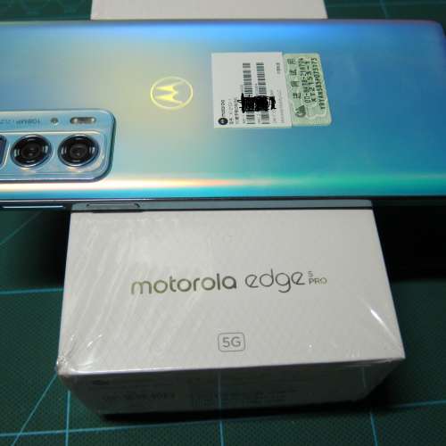 Motorola edge S pro 5G 沒保國行 + microsd
