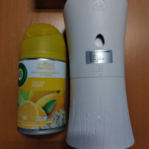 喜詩 香氛 自動噴霧機 連半罐 香甜薰衣草味 及 1罐未用過既 檸檬味