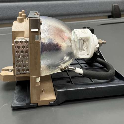 100% New PROJECTOR LAMP - PB6110