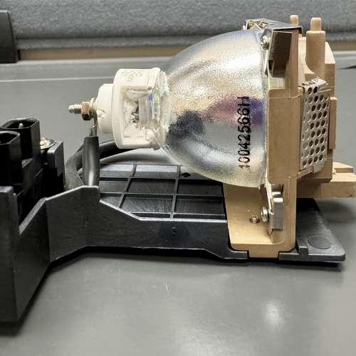 100% New PROJECTOR LAMP - PB6110