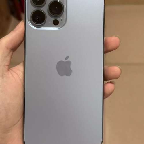 Apple iPhone 11 Pro Max 256G 6.7寸大螢幕，電池效能100 %，功能全部正常運作，已...