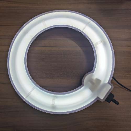 直播燈, 圈直徑13.5"（近35cm）光管燈