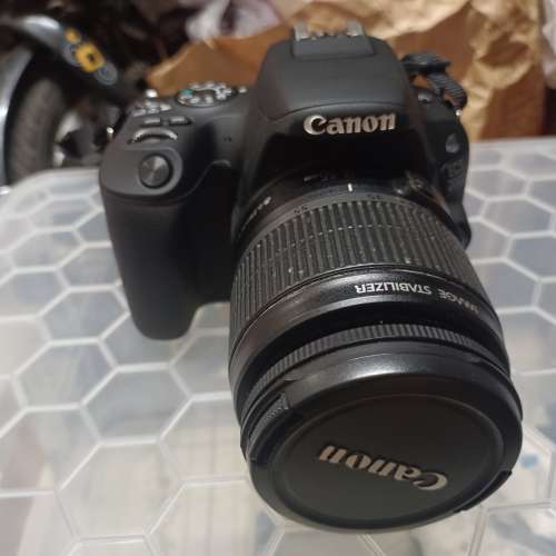 Canon佳能 EOS 200D