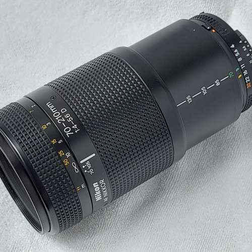 Nikon NIKKOR 70-210mm f/4.0-5.6 D AF＊ 極新