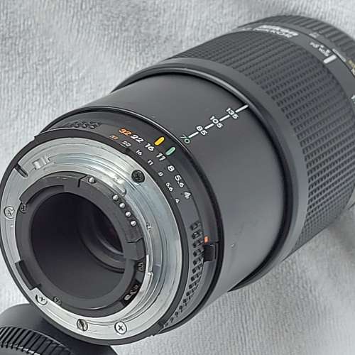 Nikon NIKKOR 70-210mm f/4.0-5.6 D AF＊ 極新