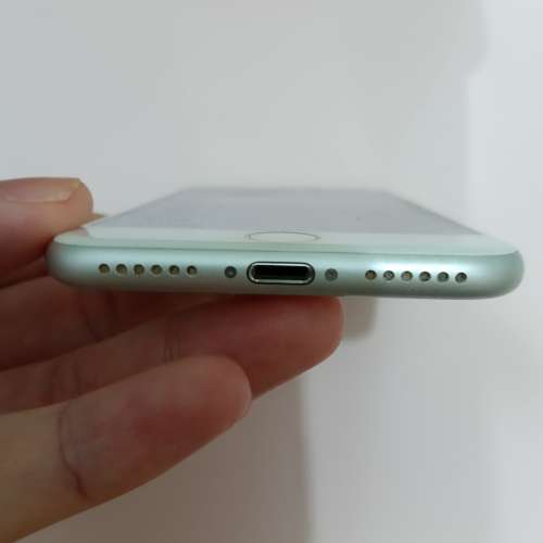 出售95%新Iphone 7 128GB銀色