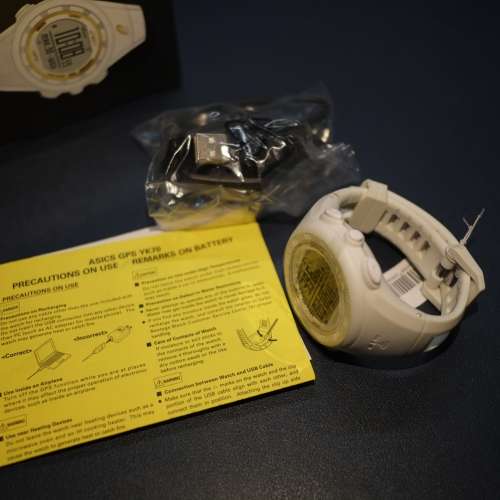 ASICS 純白矽帶運動錶 AG01GPS