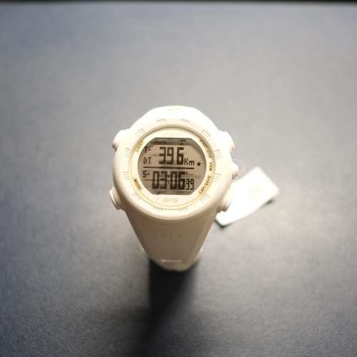 ASICS 純白矽帶運動錶 AG01GPS