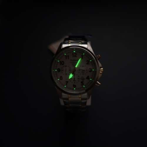 PULSAR 太陽能男士夜光計時腕錶